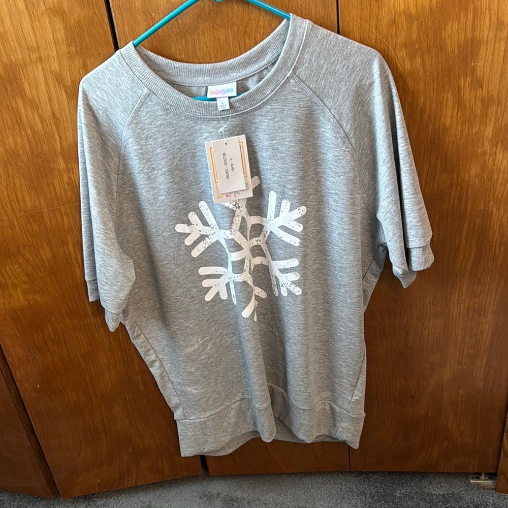 NWT, LuLaRoe Jane Heather Grey with Snowflake Design, Size L